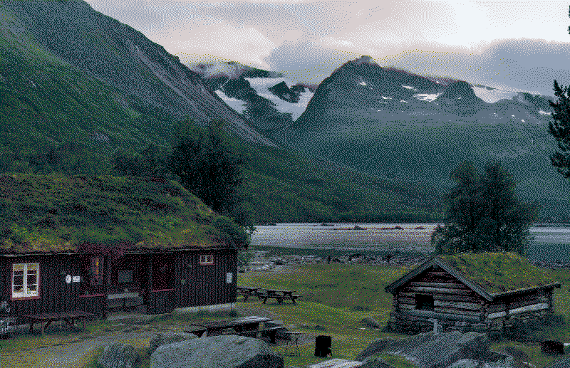 The Renndølsetra hut.
